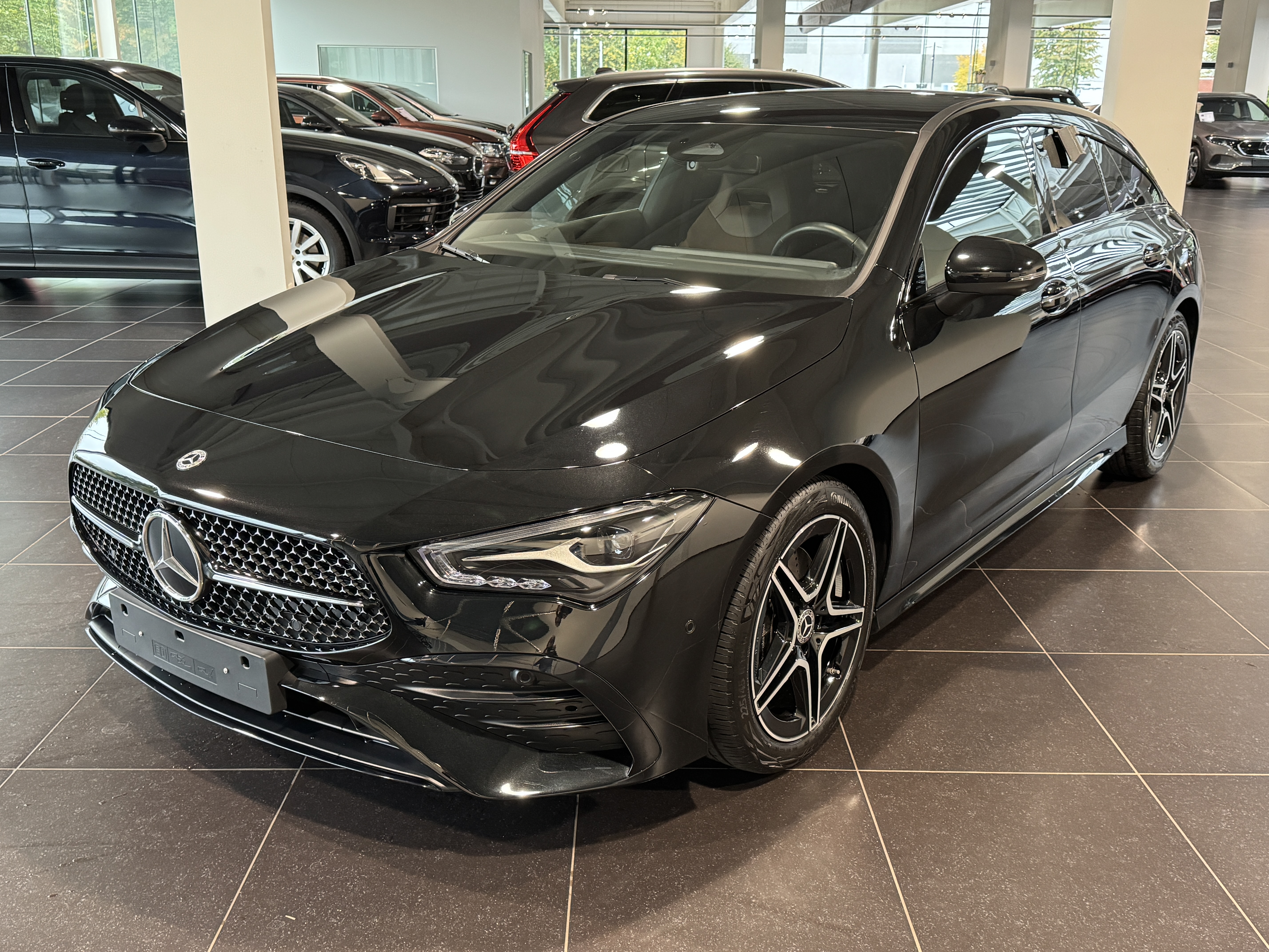 MERCEDES-BENZ CLA 200 SB Amg Night Pack, 360 Camera, Distronic, Memory Seats, Led
