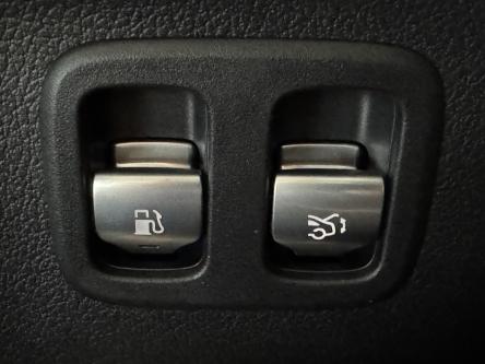 MERCEDES-BENZ C 300 e Break Avantgarde 360 Camera, Trekhaak, Digital Light, Mbux, DAB