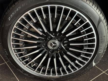 MERCEDES-BENZ EQB 300 4M Progressive 20 Inch AMG, Panorama, 360 Camera, Distronic, Memory Seats