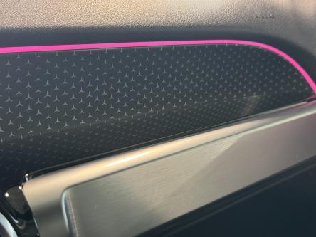 MERCEDES-BENZ EQB 300 4M Progressive 20 Inch AMG, Panorama, 360 Camera, Distronic, Memory Seats