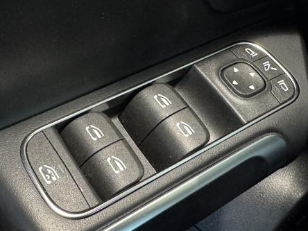 MERCEDES-BENZ EQB 300 4M Progressive 20 Inch AMG, Panorama, 360 Camera, Distronic, Memory Seats