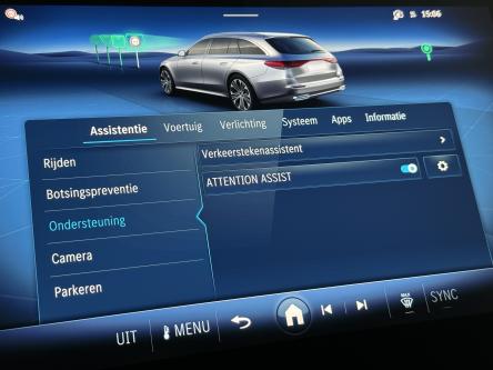 MERCEDES-BENZ E 300 e Break AMG Hyperscreen, Panorama, 360 Camera, Burmester 4D Sound