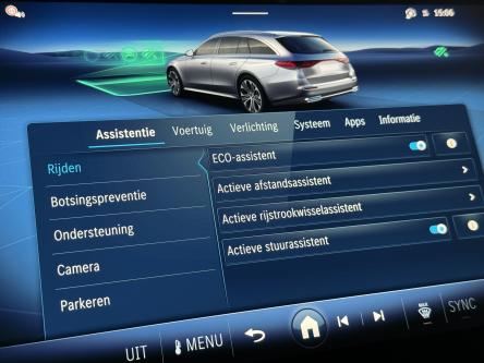 MERCEDES-BENZ E 300 e Break AMG Hyperscreen, Panorama, 360 Camera, Burmester 4D Sound