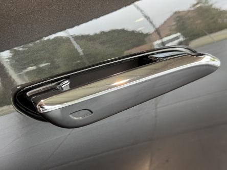 MERCEDES-BENZ E 300 e Break AMG Hyperscreen, Panorama, 360 Camera, Burmester 4D Sound