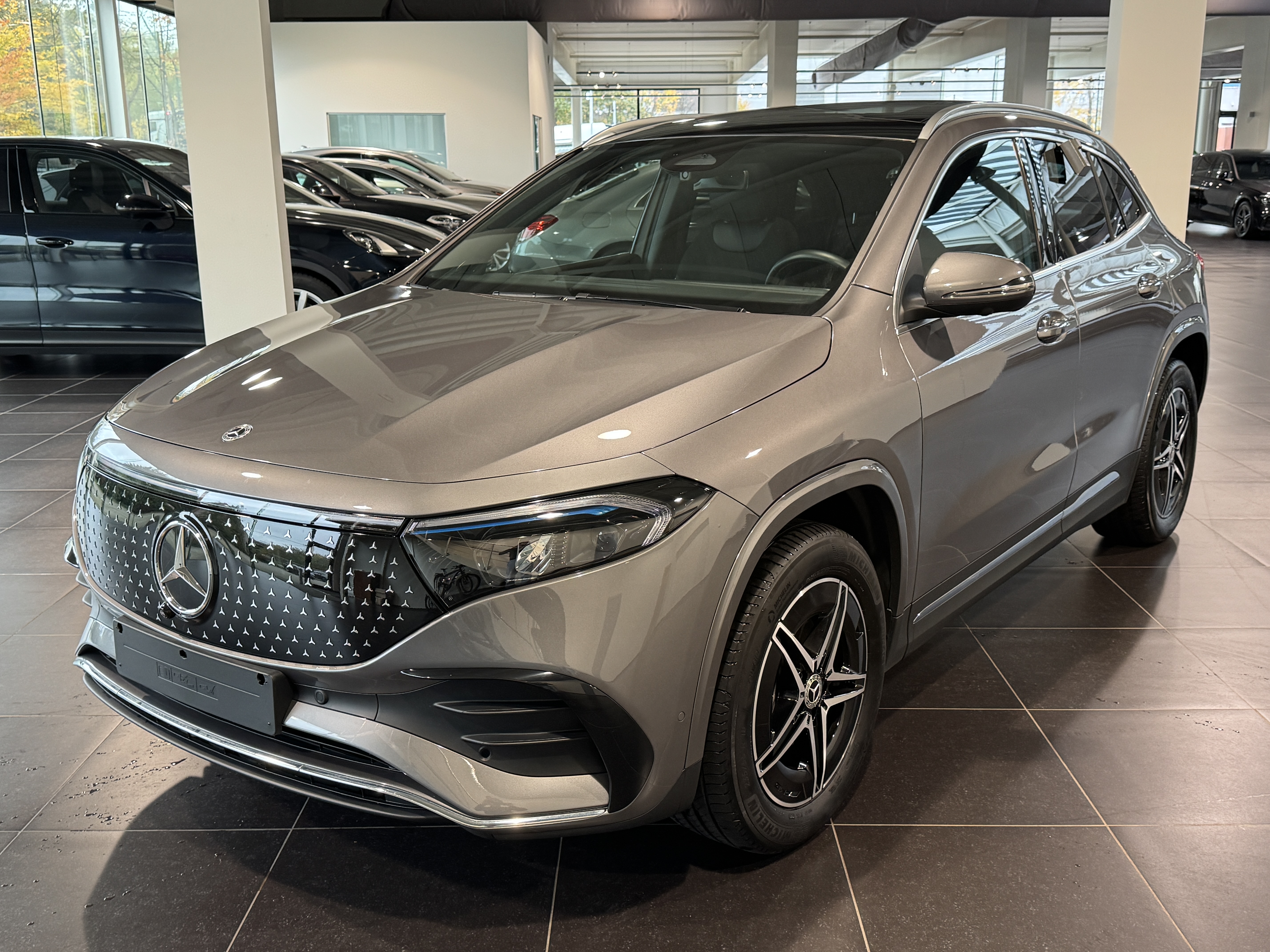 MERCEDES-BENZ EQA 350 Amg Panorama, 360 Camera, Distronic, Keyless-Go, Led