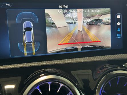 MERCEDES-BENZ A 35 AMG 4M Multibeam Led, Dodehoeks Assist, Mbux, DAB