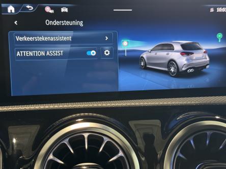 MERCEDES-BENZ A 35 AMG 4M Multibeam Led, Dodehoeks Assist, Mbux, DAB