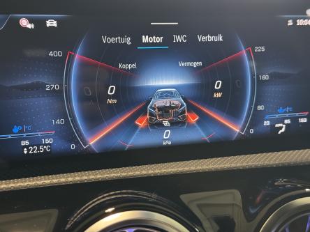 MERCEDES-BENZ A 35 AMG 4M Multibeam Led, Dodehoeks Assist, Mbux, DAB
