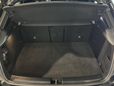 MERCEDES-BENZ A 35 AMG 4M Multibeam Led, Dodehoeks Assist, Mbux, DAB