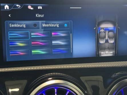 MERCEDES-BENZ A 35 AMG 4M Multibeam Led, Dodehoeks Assist, Mbux, DAB