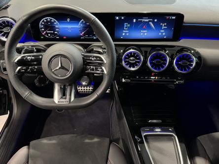 MERCEDES-BENZ A 35 AMG 4M Multibeam Led, Dodehoeks Assist, Mbux, DAB