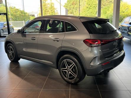 MERCEDES-BENZ EQA 300 4M AMG Mbux, Achteruitrij Camera, DAB, Led