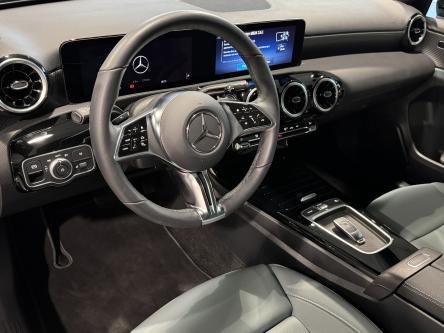 MERCEDES-BENZ A 180 Progressive Night Pack, Panorama, Mbux, Led, DAB