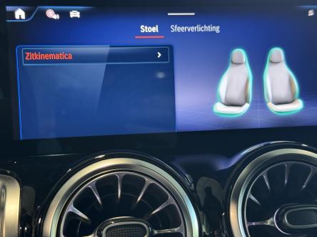 MERCEDES-BENZ EQB 300 4M AMG Facelift, Night, Panorama, Head-Up Display, Burmester Sound