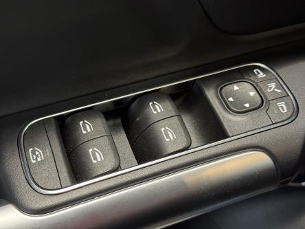 MERCEDES-BENZ EQA 300 4M Progressive Burmester Sound, 360 Camera, ACC, 20 Inch Alu