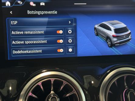 MERCEDES-BENZ EQA 300 4M Progressive Burmester Sound, 360 Camera, ACC, 20 Inch Alu