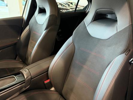 MERCEDES-BENZ A 200 Amg Panorama, Night Pack, Dodehoeks Assist, Mbux, DAB , Led