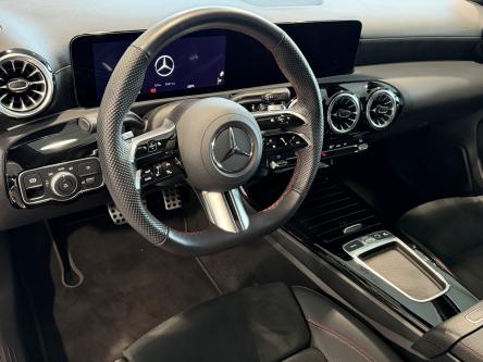 MERCEDES-BENZ A 200 Amg Panorama, Night Pack, Dodehoeks Assist, Mbux, DAB , Led