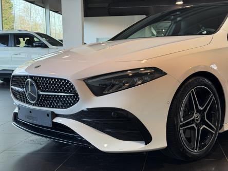 MERCEDES-BENZ A 200 Amg Panorama, Night Pack, Dodehoeks Assist, Mbux, DAB , Led