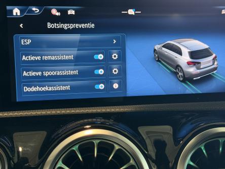 MERCEDES-BENZ A 200 Amg Panorama, Night Pack, Dodehoeks Assist, Mbux, DAB , Led