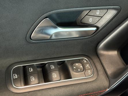 MERCEDES-BENZ A 200 Amg Panorama, Night Pack, Dodehoeks Assist, Mbux, DAB , Led