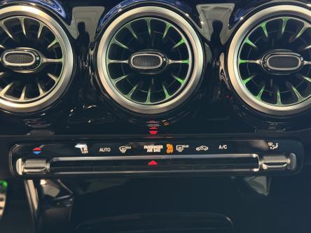 MERCEDES-BENZ A 200 Amg Panorama, Night Pack, Dodehoeks Assist, Mbux, DAB , Led