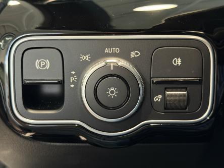 MERCEDES-BENZ A 200 Amg Panorama, Night Pack, Dodehoeks Assist, Mbux, DAB , Led