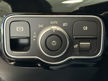 MERCEDES-BENZ CLA 180 Progressive Panorama, Night Pack, Keyless-Go, Camera, Mbux