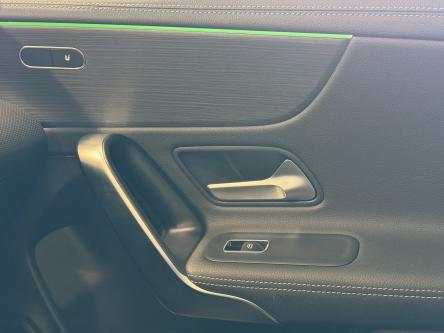 MERCEDES-BENZ CLA 180 Progressive Panorama, Night Pack, Keyless-Go, Camera, Mbux