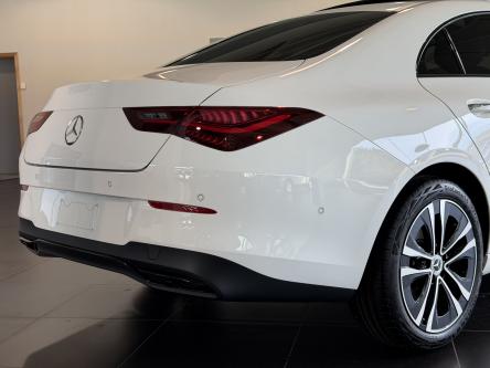 MERCEDES-BENZ CLA 180 Progressive Panorama, Night Pack, Keyless-Go, Camera, Mbux