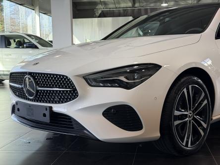 MERCEDES-BENZ CLA 180 Progressive Panorama, Night Pack, Keyless-Go, Camera, Mbux