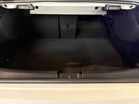 MERCEDES-BENZ CLA 180 Progressive Panorama, Night Pack, Keyless-Go, Camera, Mbux