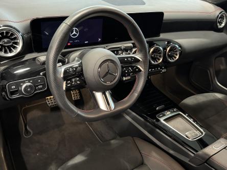 MERCEDES-BENZ CLA 250 e SB Amg Camera, Keyless-Go, Dodehoeks Assist, Led, DAB, Mbux