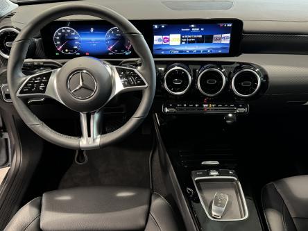 MERCEDES-BENZ CLA 180 SB Progressive Panorama, Multibeam Led, Leder, Dodehoeks Assist