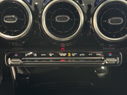 MERCEDES-BENZ CLA 180 SB Progressive Panorama, Multibeam Led, Leder, Dodehoeks Assist