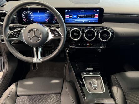 MERCEDES-BENZ A 180 Progressive Panorama, Achteruitrij Camera, Led, Mbux