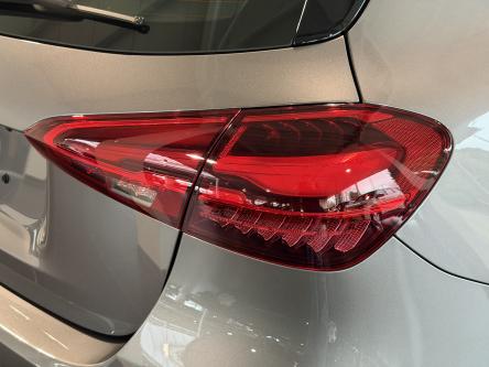 MERCEDES-BENZ A 180 Progressive Panorama, Achteruitrij Camera, Led, Mbux