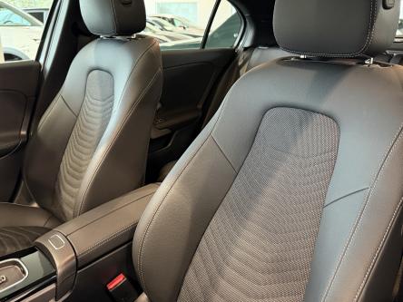 MERCEDES-BENZ A 180 Progressive Panorama, Achteruitrij Camera, Led, Mbux