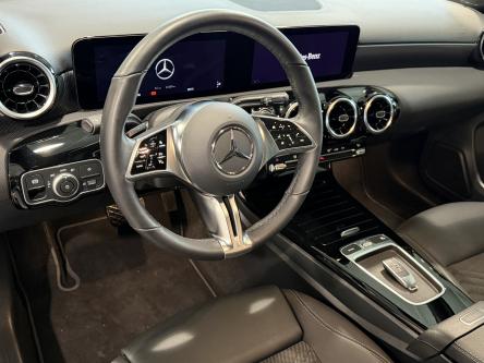 MERCEDES-BENZ A 180 Progressive Panorama, Achteruitrij Camera, Led, Mbux