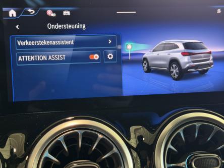 MERCEDES-BENZ EQA 300 4M AMG Night Pack, Panorama, 20 Inch Alu, Led, Pdc