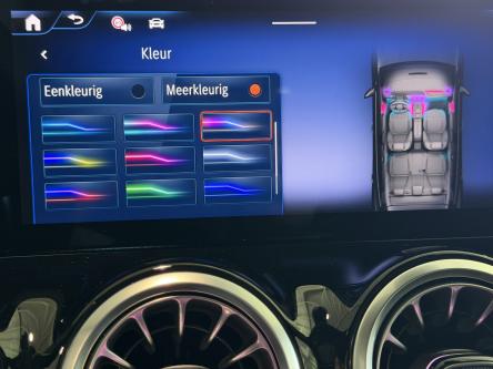 MERCEDES-BENZ EQA 300 4M AMG Night Pack, Panorama, 20 Inch Alu, Led, Pdc