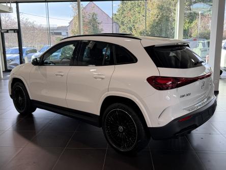 MERCEDES-BENZ EQA 300 4M AMG Night Pack, Panorama, 20 Inch Alu, Led, Pdc