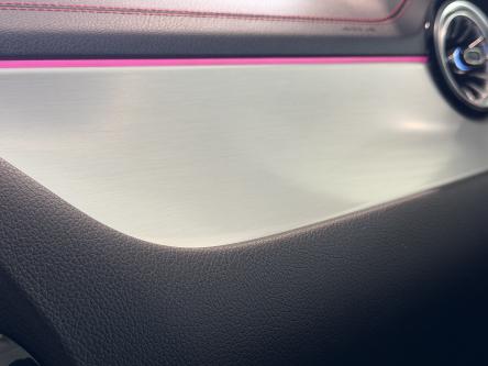 MERCEDES-BENZ EQA 300 4M AMG Night Pack, Panorama, 20 Inch Alu, Led, Pdc