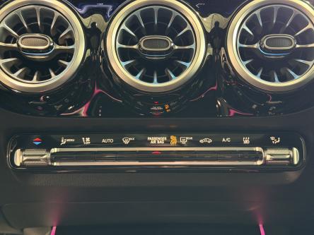 MERCEDES-BENZ EQA 300 4M AMG Night Pack, Panorama, 20 Inch Alu, Led, Pdc