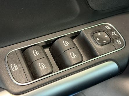 MERCEDES-BENZ EQA 300 4M AMG Night Pack, Panorama, 20 Inch Alu, Led, Pdc