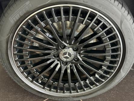 MERCEDES-BENZ EQA 300 4M AMG Night Pack, Panorama, 20 Inch Alu, Led, Pdc