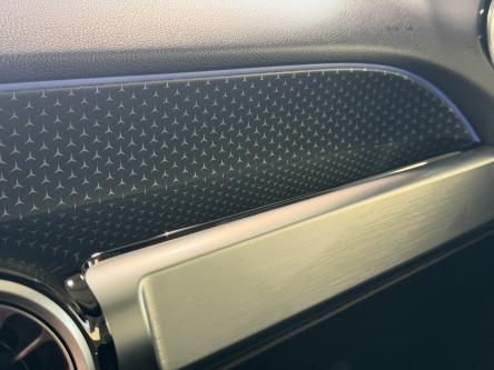 MERCEDES-BENZ EQB 300 4M Progressive Achteruitrij Camera, Led, Mbux, DAB