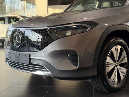 MERCEDES-BENZ EQB 300 4M Progressive Achteruitrij Camera, Led, Mbux, DAB