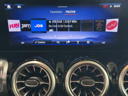 MERCEDES-BENZ EQB 300 4M Progressive Achteruitrij Camera, Led, Mbux, DAB