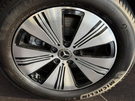 MERCEDES-BENZ EQB 300 4M Progressive Achteruitrij Camera, Led, Mbux, DAB